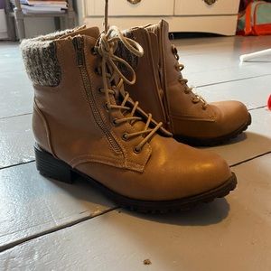 Ankle high winter boots